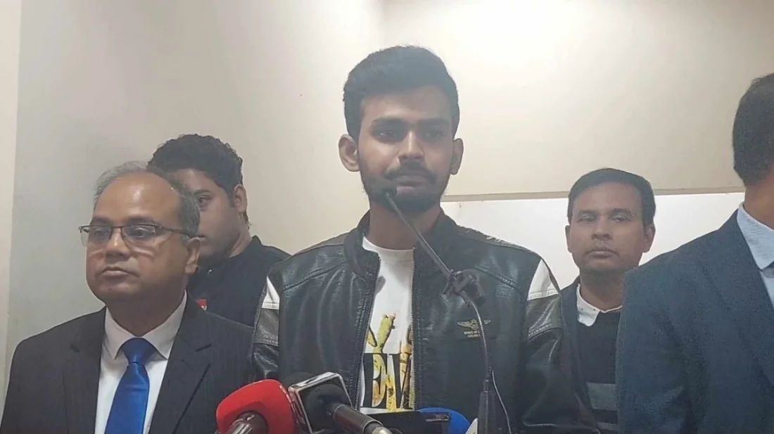 এত দ্রুত নির্বাচনের জন্য এতগুলো মানুষ শহীদ হয়নি বলে মন্তব্য করেছেন অন্তর্বর্তীকালীন সরকারের স্থানীয় সরকার, পল্লী উন্নয়ন ও সমবায় মন্ত্রণালয় এবং যুব ও ক্রীড়া মন্ত্রণালয়ের উপদেষ্টা আসিফ মাহমুদ সজিব ভূঁইয়া। তিনি বলেন, দেশের সংস্কার শেষে নির্বাচন দিকে সরকার।
