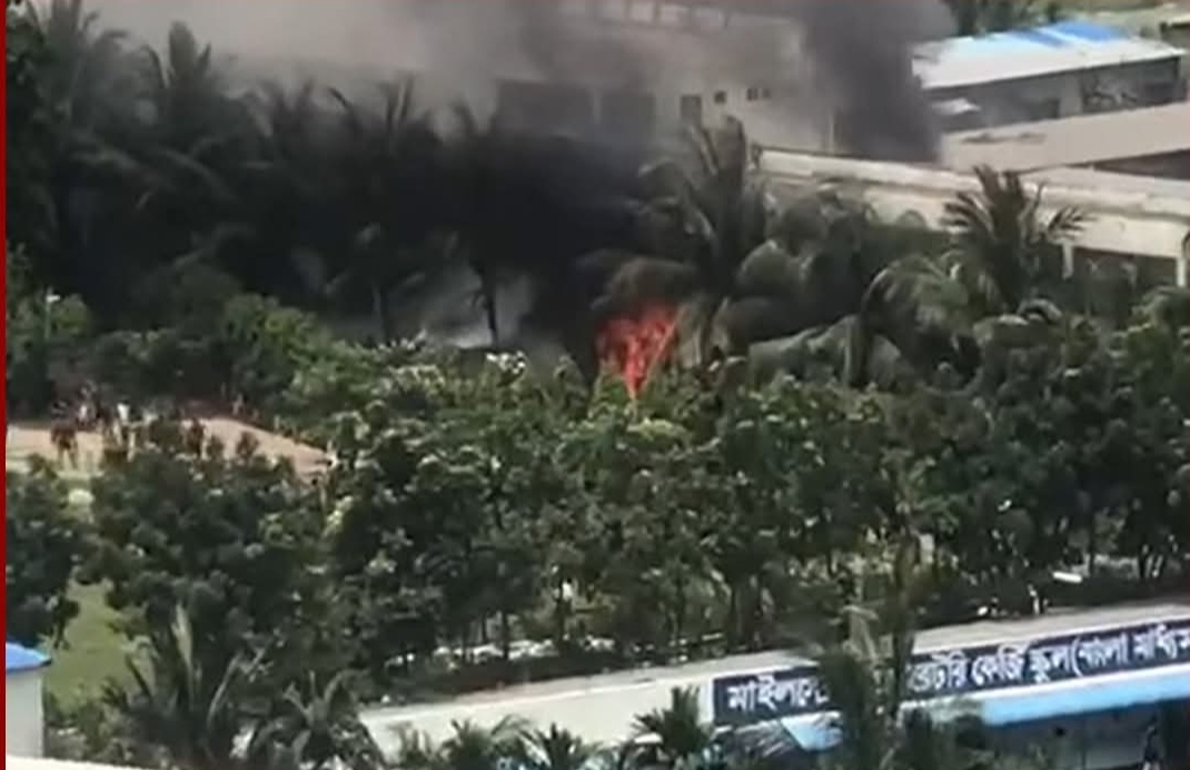 ঢাকা দিয়াবাড়িতে যুদ্ধবিমান বিধ্বস্ত: ১৯ জন নিহত, শতাধিক আহত