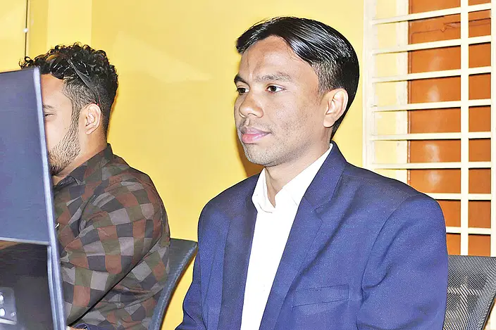 ফ্রিল্যান্সিং করে সাদ্দাম যে কেবল নিজে সফল হয়েছেন। অনেক বেকার তরুণের ভাগ্য বদলে কাজ করছেন তিনি